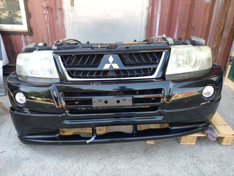 бампер - Mitsubishi Pajero