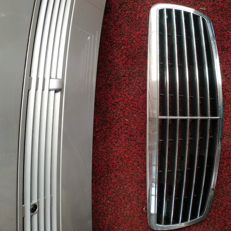 решетка радиатора - Mercedes-Benz E-CLASS