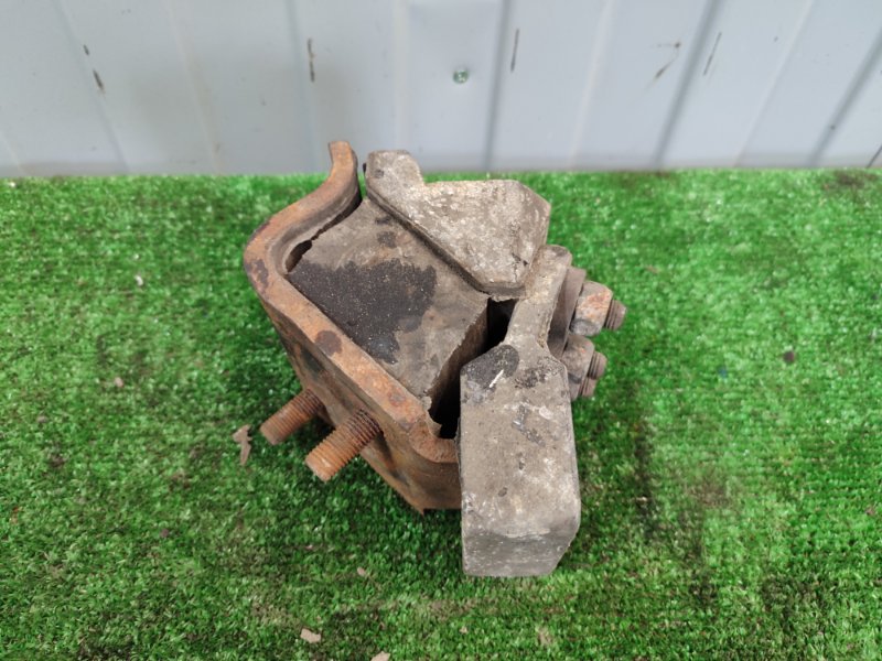 подушка двигателя