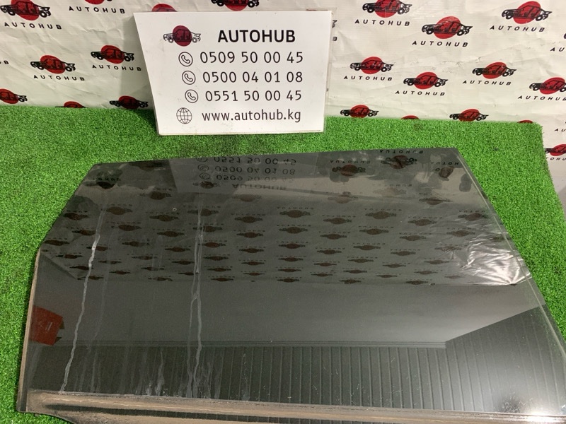 Боковое стекло
