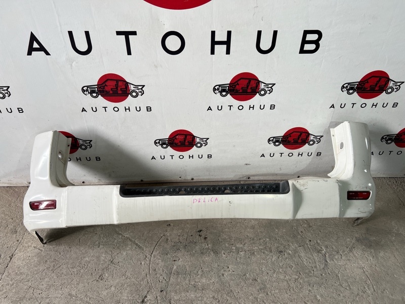 бампер - Mitsubishi Delica