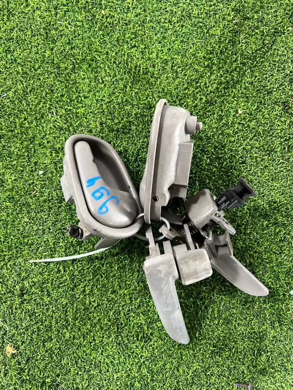 внутренняя ручка двери