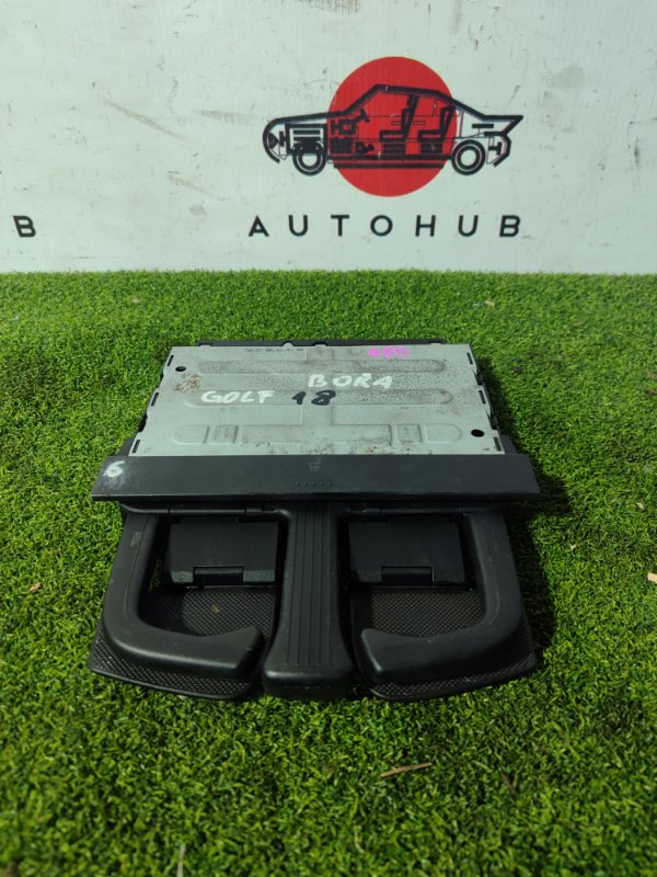подстаканник - Volkswagen Golf
