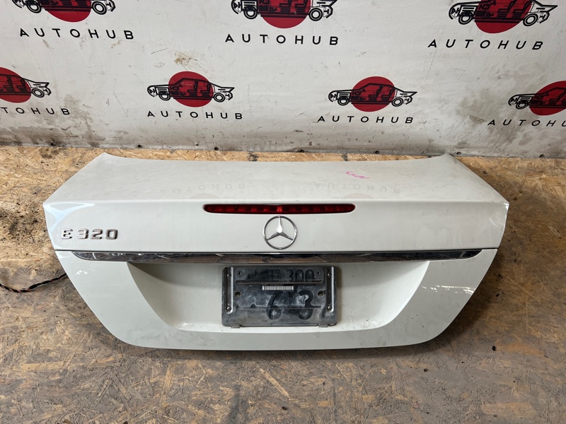 крышка багажника - Mercedes-Benz E-CLASS