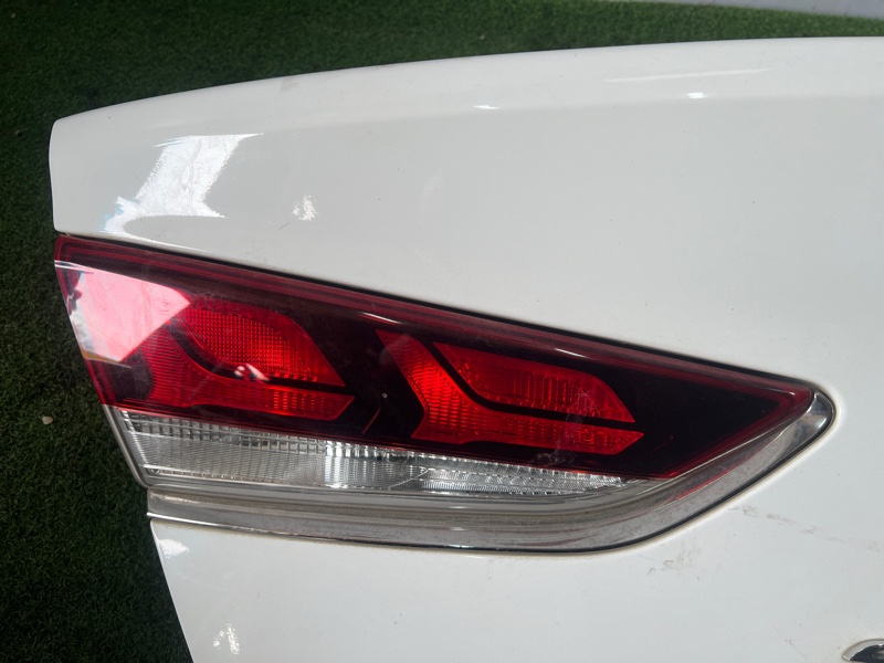 Фонарь крышки багажника - Hyundai Sonata