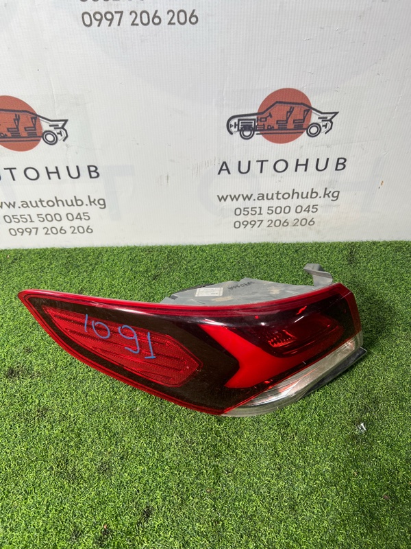 фонарь заднего хода - Hyundai Sonata