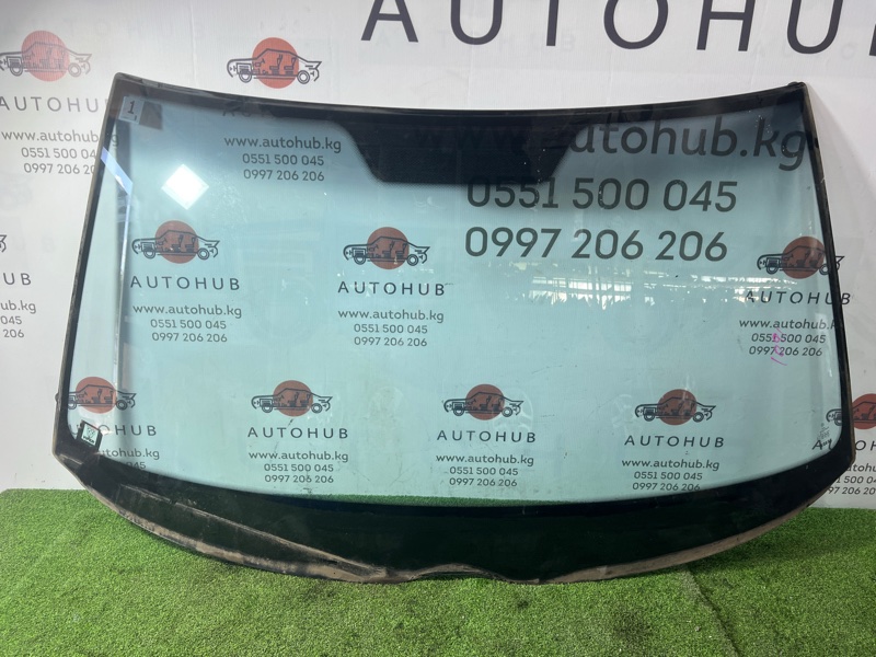 Стекло лобовое