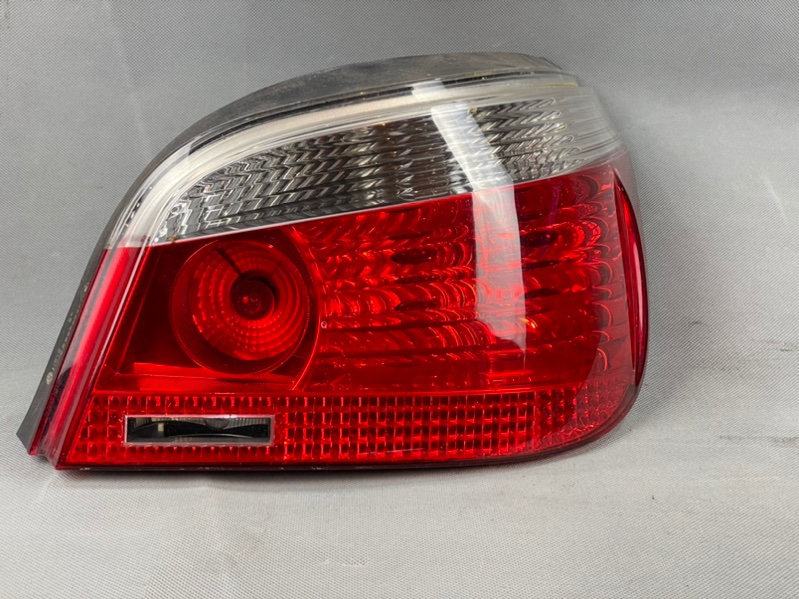 задний фонарь - BMW 525
