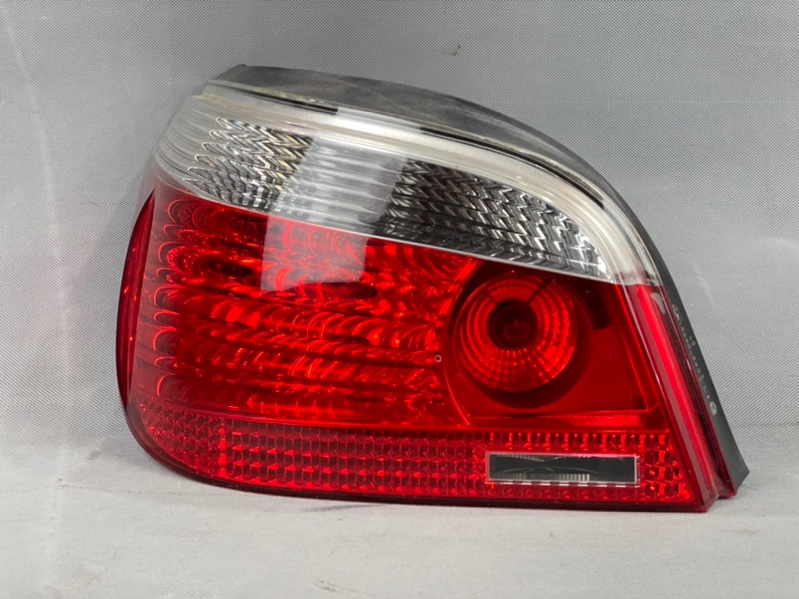 задний фонарь - BMW 525