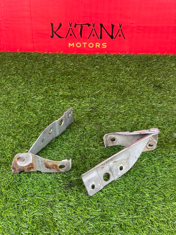 петля капота