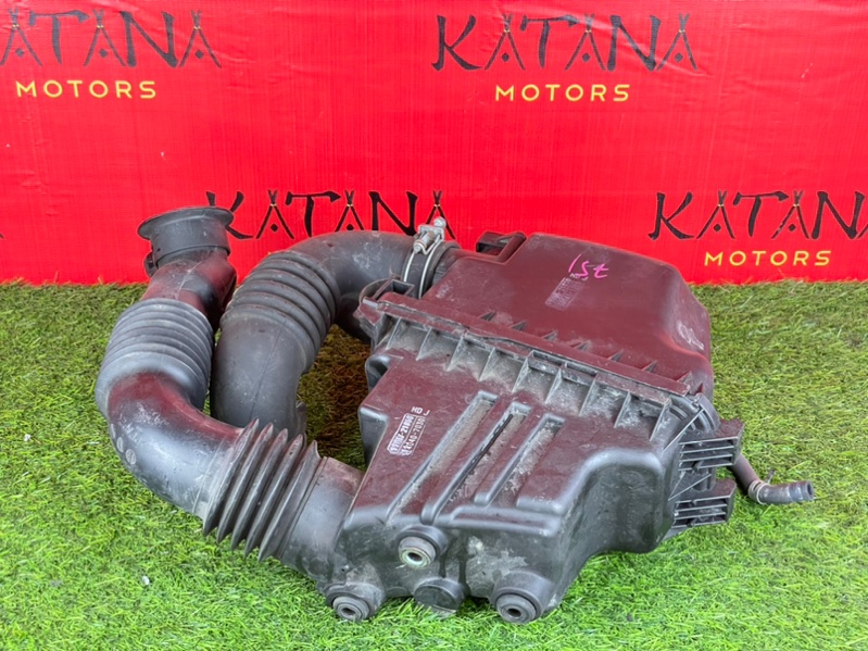 корпус воздушного фильтра - TOYOTA IST