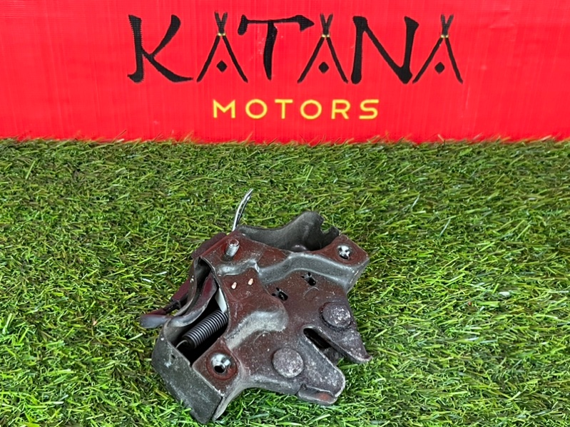 замок капота - Toyota HARRIER