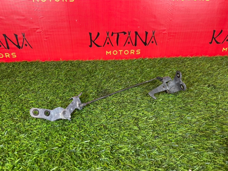 замок капота - Toyota HARRIER