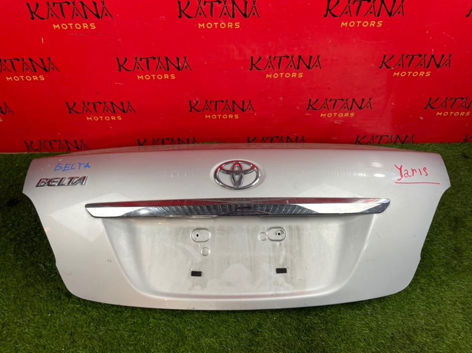 крышка багажника - TOYOTA YARIS