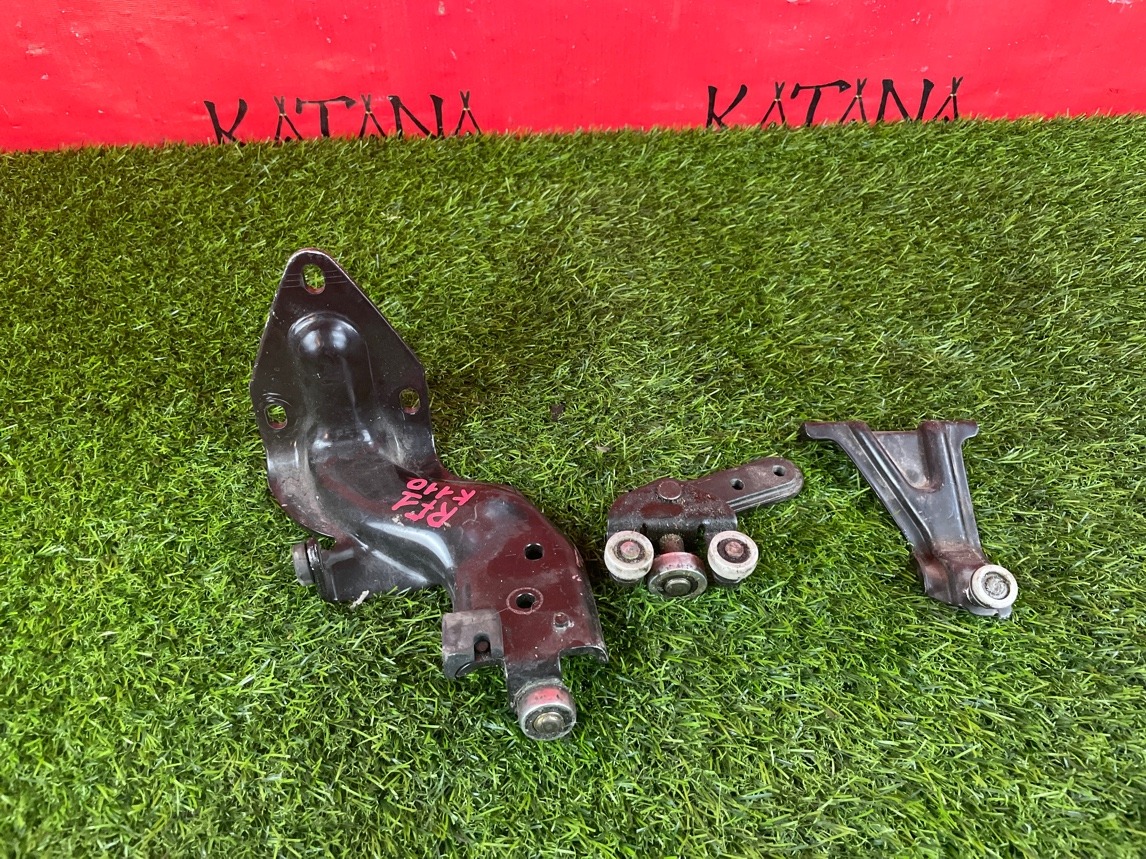 ролик выдвижной двери - HONDA STEP WGN