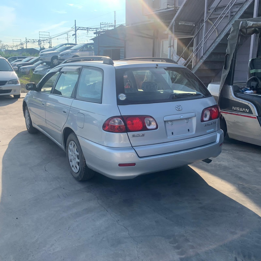 крышка багажника - TOYOTA Caldina