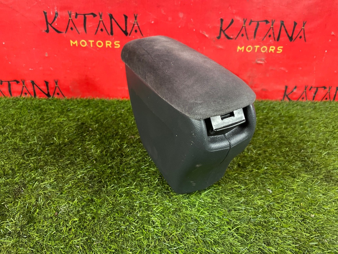 подлокотник - TOYOTA IST