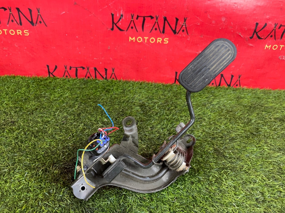 педаль газа