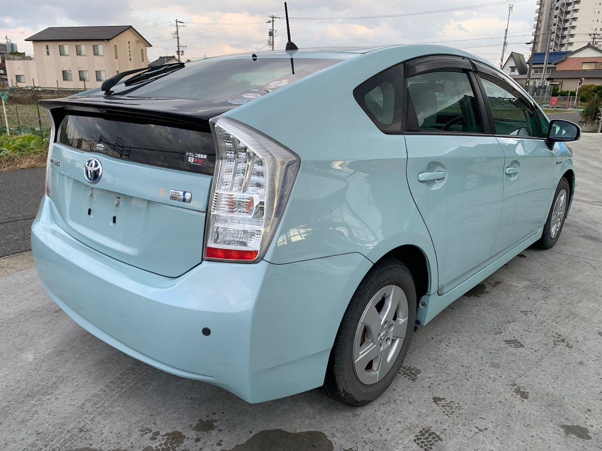 задний фонарь - Toyota PRIUS