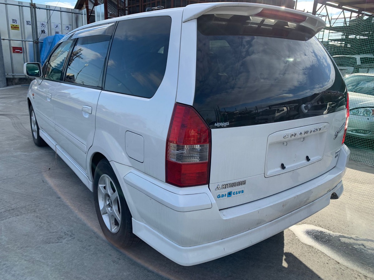 глухое стекло - MITSUBISHI Chariot