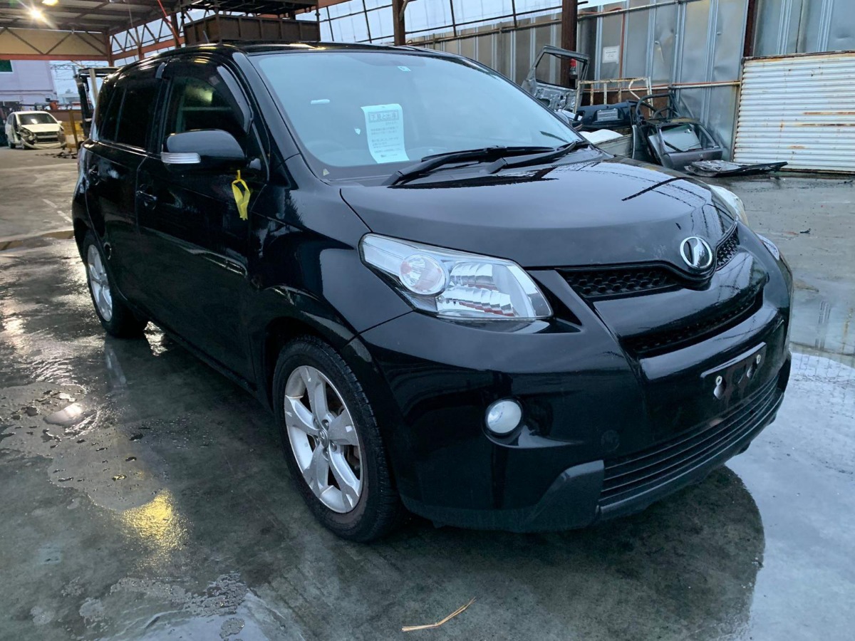 зеркало заднего вида - Toyota IST