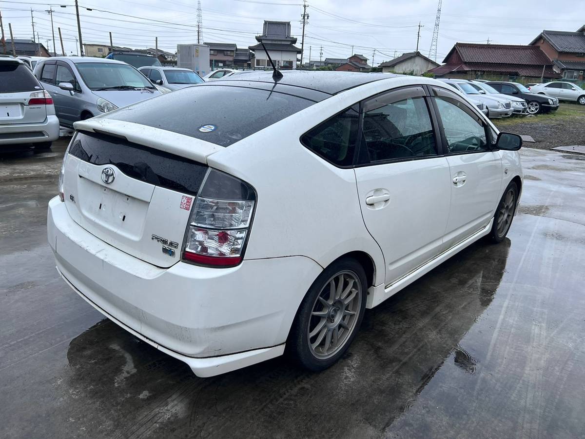 крышка багажника - Toyota PRIUS