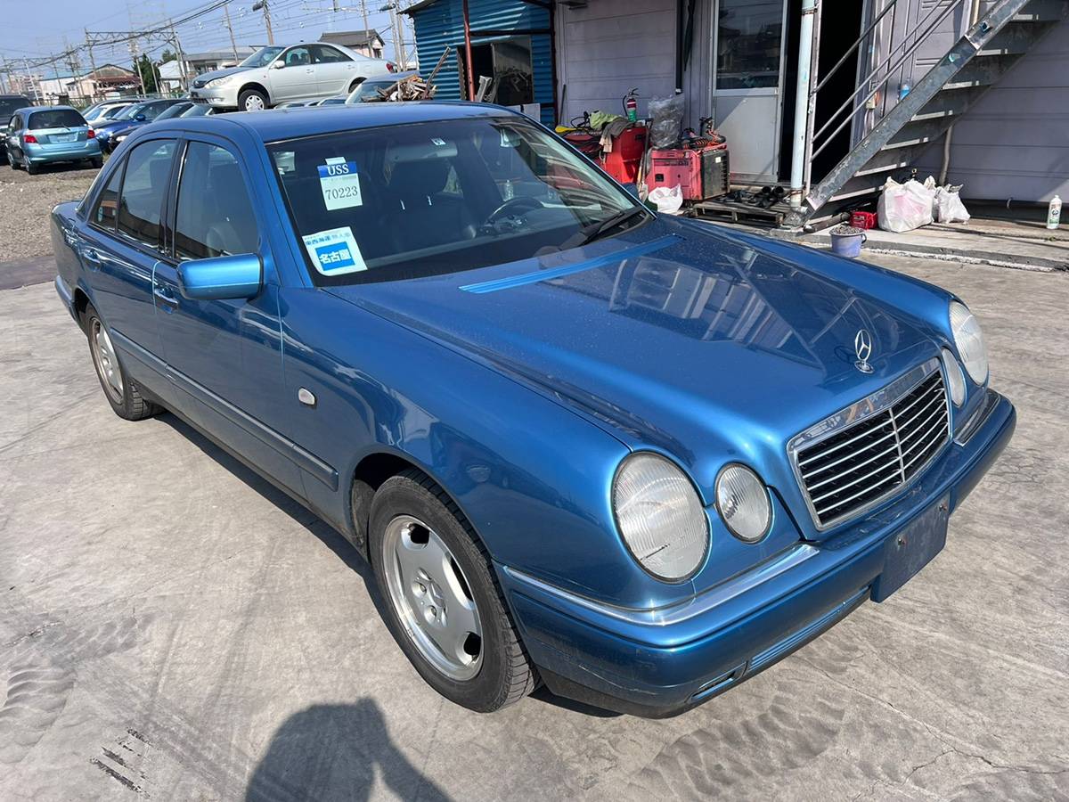 капот - Mercedes-Benz E-Class