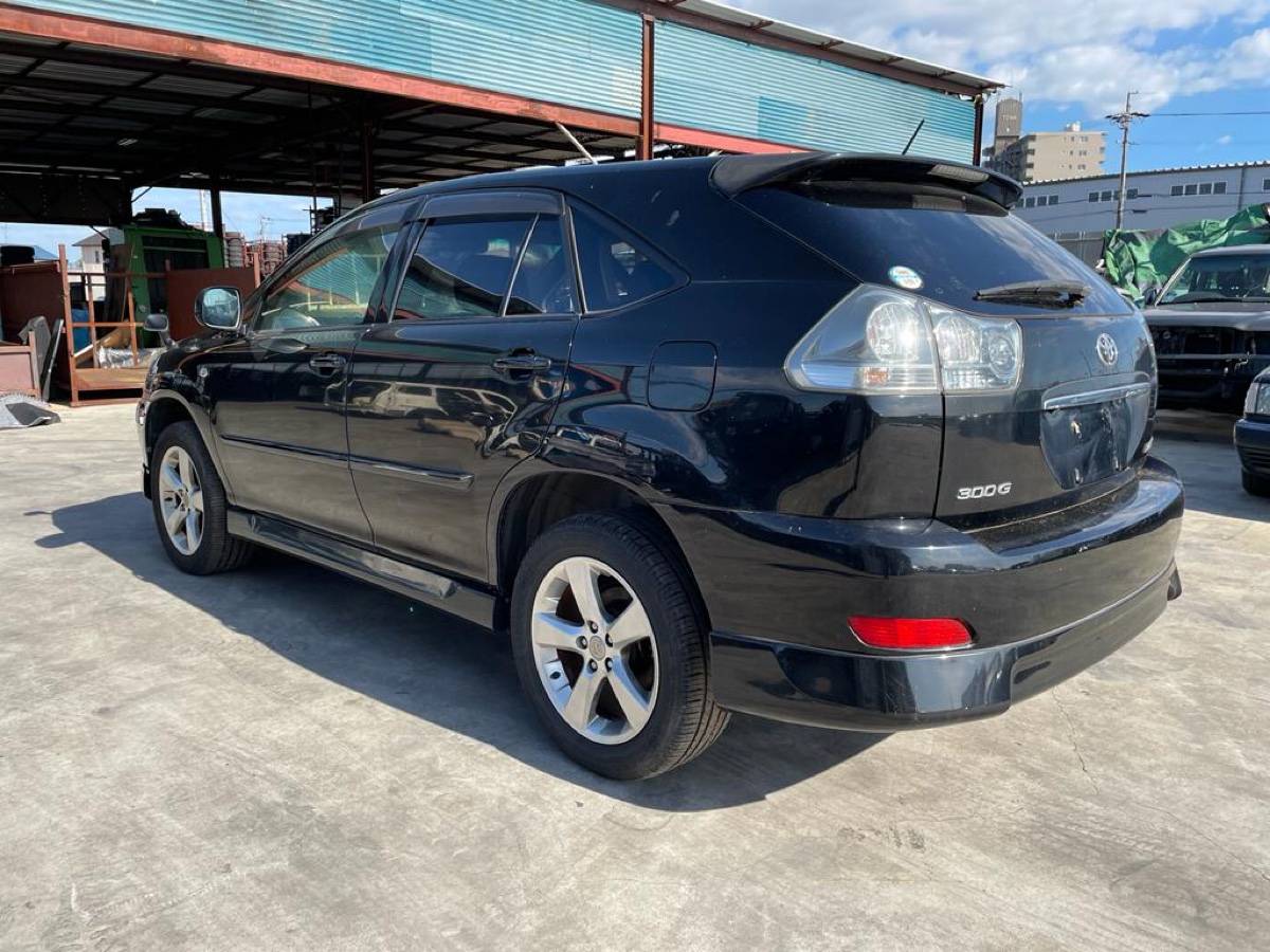 бампер - Toyota HARRIER