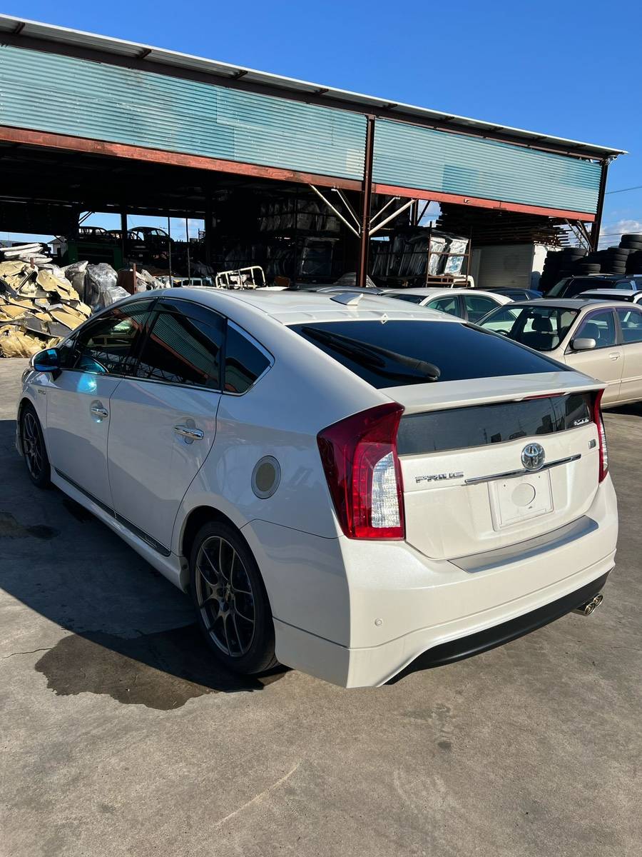 задний фонарь - Toyota PRIUS
