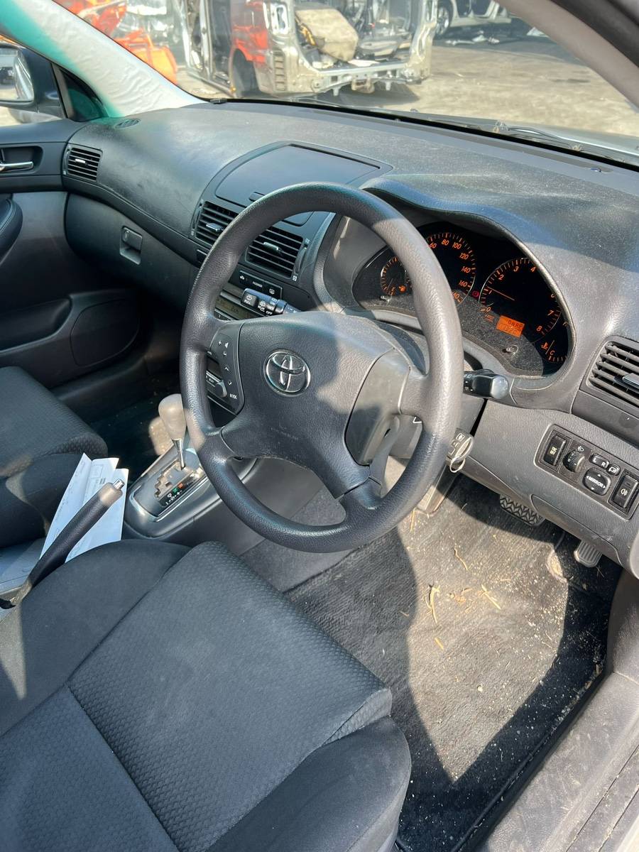 щиток приборов - Toyota AVENSIS