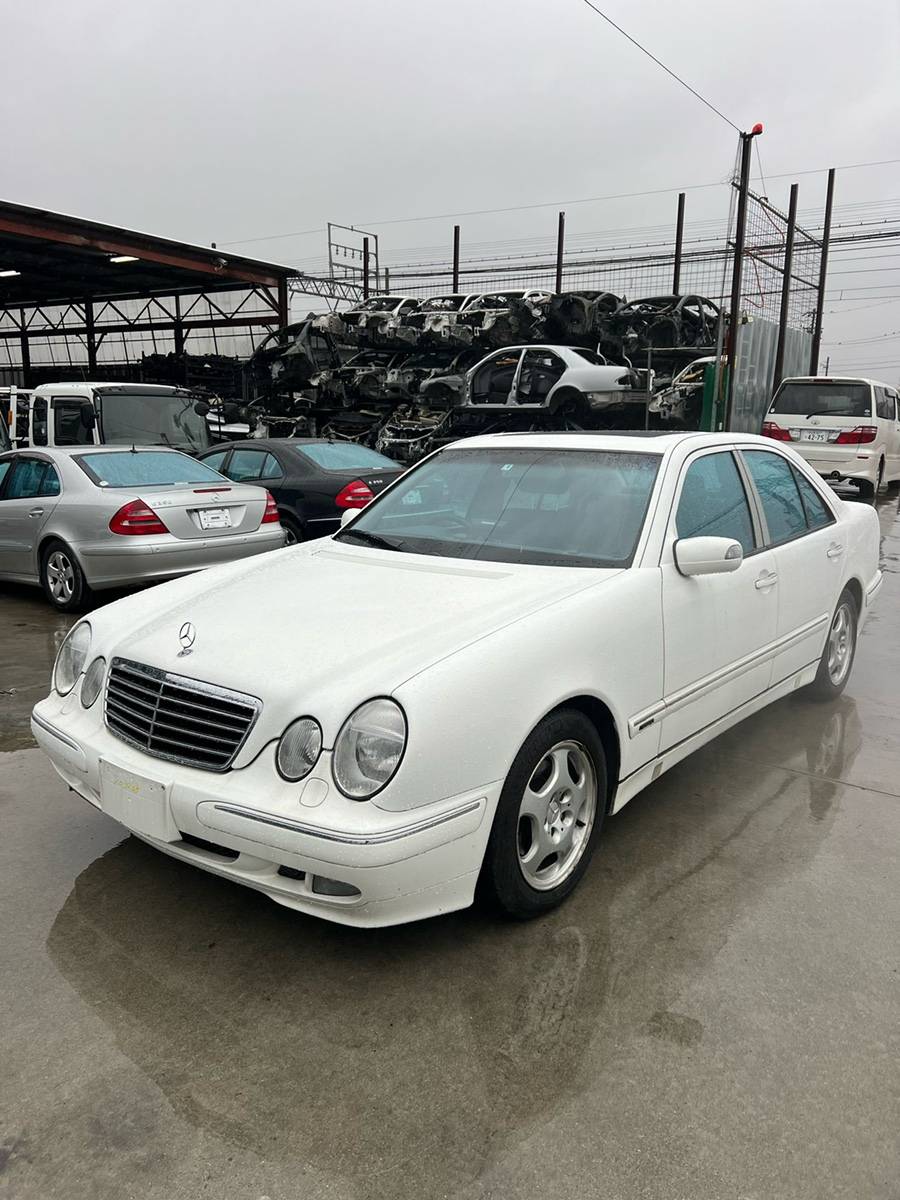 бампер - Mercedes-Benz E-Class