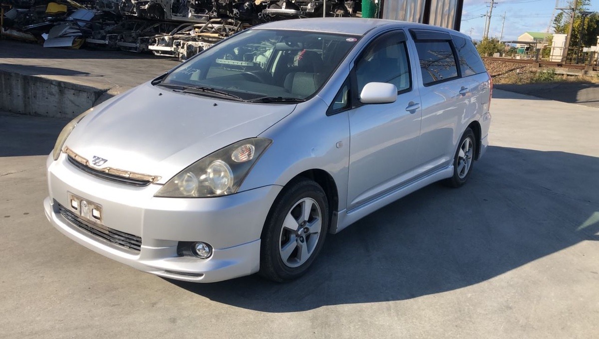 крыло - Toyota WISH