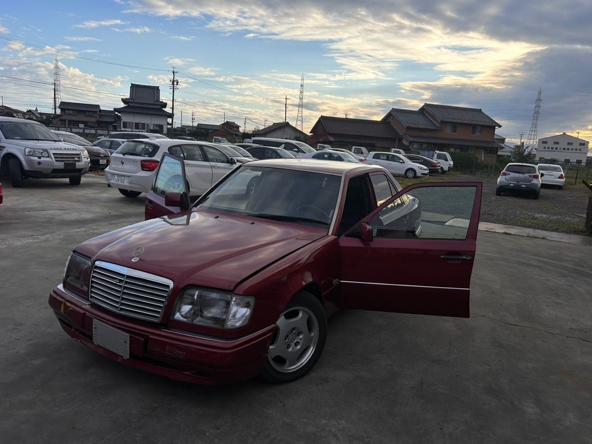 капот - Mercedes-Benz Е-class